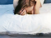 风骚的大奶人妻露脸被两个大哥玩弄口交揉奶