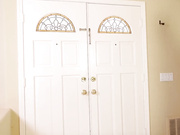 棕发美女克拉·考克斯宠坏了她的大鸡巴的室友