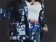 军训跳舞白吊带小姐姐，胸真大哦