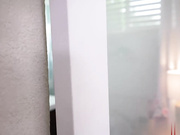 蒙住眼睛的娇小主妇喜欢 BBC 惊喜 - 凯勒·奎恩