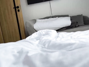 我的继妹想要被操，她试图被卡住。这是一次艰难的长操