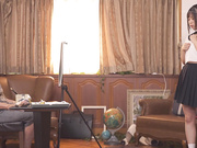 [SDMF-036] 画家である父にヌードモデルをさせられて10年… 今、口に性器をねじ込まれ黙々と絵を描かれています。 桃井ひかる - 2of5