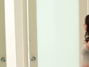 好色的萨拉·卢夫被肖恩·迈克尔斯迷倒