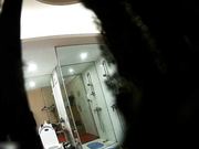 名门夜宴偷拍系列美女模特王XX拍沐浴露广告被摄影师暗藏摄像头偷拍洗澡