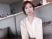 [GOJU-252] 初撮りx寝取られ妻 「初めて旦那以外の男にハメられてます。」2 彩加さん（40歳） - 2of5