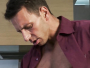 娇小宝贝凯蒂·坎贝尔被大鸡巴深深肛交全场景