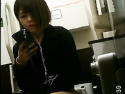 廁拍大神潛入高級公共坐廁全景偸拍各式美女少婦如廁噓噓 貌似還發現了一位白虎一線天饅頭逼混血妞 原版高清