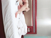 外表清純斯文知性大學生悶騷眼鏡妹周末酒店與帥氣男友瘋狂嗨皮 脫光光挑逗按倒床上69騎乘後入爽的欲仙欲死 國語720P高清