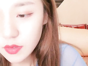 颜值不错粉奶粉逼妹子诱惑秀 情趣透视装对着镜子自摸沙发翘屁股漏粉逼 很是诱惑不要错过