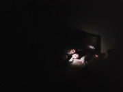 居家攝像頭破解拍攝到的寂寞小兩口過夫妻生活 邊玩手機邊操浪叫聲不斷 對白有趣～1080P高清