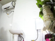 【全網推薦】未流出過的小旅館衛生間高清偷拍（第一部）雪白肌膚堅挺美乳看得讓人欲火焚身～原版高清