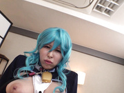 [COSX-062] 横乳の完全再現！？Iカップレイヤーみうちゃん、賭けに弱すぎてセクハラされまくり！ - 5of5