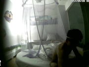 主題酒店稀有房拍攝到的一對熱戀小情侶開房愛愛 騎乘69後入互舔愛撫爽得嗷嗷直叫 露臉高清