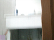 某醫學院公共女廁拍攝到的各式漂亮妹子如廁 貌似還有妹子洗澡更衣 1080P高清