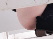 厕拍骚逼女同学的雪白屁股和大黑骚逼