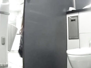 最新流出某寫字樓公共女廁拍攝到的各式美女白領如廁 有幾個妹子下面毛很多濃密看得讓人興奮 960P原版高清