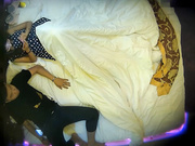 主題酒店情趣房俯視偷拍到的帥氣小夥偷情私會連衣裙美少婦啪啪打炮 互舔互插愛撫連續肏了2炮直接累趴下了 露臉高清