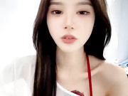 极品纹身女一个人在家发骚诱惑狼友，听指挥脱光光揉奶玩逼，掰开给狼友看特写，道具抽插浪叫呻吟精彩不止