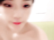 这奶子都够玩一年，短发露脸足球宝贝诱惑，极品大奶尤物听狼友指挥大秀，脱光光发骚，揉奶骚奶展示骚穴刺激