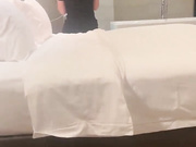 人渣大神《会喷水的亲姐姐》新作乱伦史上最愉快一次性交 给姐姐舔脚舔穴内射 高清720P原档