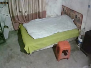 城中村几个有点姿色的姐妹租一间平房改专用炮房提供快餐服务车轮战~嫖客有老有少因长得漂亮所以生意红火03