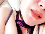 销魂的人妻少妇露脸发骚，大黑牛塞进骚穴抽插搅拌摩擦，浪叫呻吟表情好骚，喷水展示真刺激，揉奶浪叫好骚啊