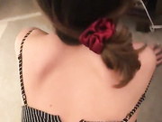 跪下去就立马变成臣服于主人的骚贱小母狗，最大限度的撅着屁股被后入就是主人赏赐的最好狗粮。