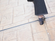 SDNM-527 「お母さん、ちょっとお泊りデートしてきます。」身長178cm、モデル級スタイルの奥さん - 1of5