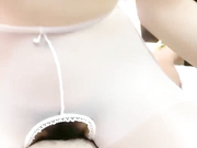 初恋型诱惑！清纯小可爱『欲欲』被大哥约炮啪啪，擒住双腿肥嫩肉鲍被塞入肉棒 各种姿势抽插打桩爽翻了