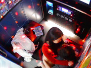 黑客破解KTV包房监控偷拍❤️红衣妹子刚进来不久就迫不及待脱下帅哥的裤子吃硬鸡巴一边唱歌一边操她