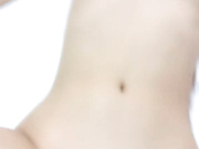 有酒窝的极品妞全程露脸宾馆跟小哥约啪，揉奶玩逼道具抽插舔鸡巴的样子真骚，无套爆草淫声荡语一晚干她两次