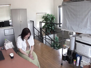 C-2958 人妻お悩み相談［〇一〇］ 琴宮まみ - 1of5