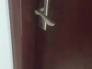 火爆网红鹿少女剧情演绎打工妹午休被小偷潜入没有财被胶布封口绑手劫色爽到叫哥哥