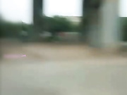 现在的观众真会玩让主播不穿内裤开着车抠逼去加油用抠完逼的淫手找加油师傅握手