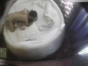 精品情趣酒店圆床偷拍年轻情侣开房啪啪床的各个方向都玩了一遍