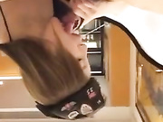 甜心一晚干一次要2000真是贵，但是嫩逼大奶都很粉嫩也是很值得