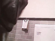 角度非常不错的坐厕前拍第2部修臀裤美眉的逼毛真性感好想用手摸摸