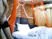 清纯漂亮的连衣裙美女和公司帅气男同事酒店开房,别看男的瘦操起逼来真是猛,把美女干爽后她还主动要第二次!