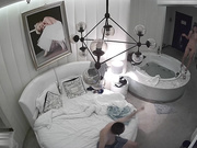 精品酒店豪华房偷拍貌似跳交谊舞结识的舞伴啪啪前不忘炫一下舞技和好身材