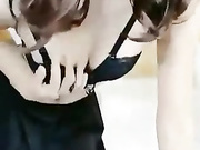 样子长得很像李小璐的主播雅妮和炮友各式姿势啪啪吃着啫哩吹箫