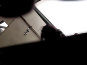 坐盗市流出商场女厕TP蓝指甲美眉的逼逼性感诱人高跟