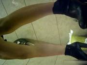 外站流出国内云上会所高清系列花内裤高跟靓妹尿太急射到了鞋子上