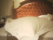 大炮哥微信约战丰乳肥臀一线天肥逼贵妇太有手法了连舔带抠把妹纸搞的大声呻吟啪啪射一炮休息再干一炮