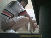 国内牛人潜入娱乐场所女厕偷拍小姐姐们嘘嘘 颜值都不错