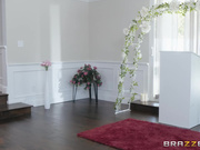 Ninas Chapel Of Lust Part 1 诱惑继子做爱的淫荡母亲