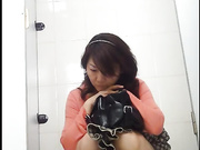 商场厕拍系列 商城的生意太好了，大家都排着队来2