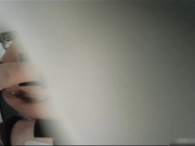 某站流出医院尾随几个妹子进女厕偷窥眼镜美眉下面毛多又黑真想伸手进去摸一把