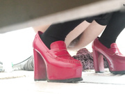 最新流出某美容培训中心女厕偷拍这的妹子不管老嫩喜欢对着镜子臭美