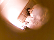 小旅馆偷拍眼镜男和女同事开房偷情对白有点意思3个小时貌似干了几次