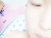 年纪轻轻19岁小嫩妹主播大方露脸与愣头青小男友啪啪直播年轻人太激情貌似哥哥还在隔壁要了几根烟对白精彩